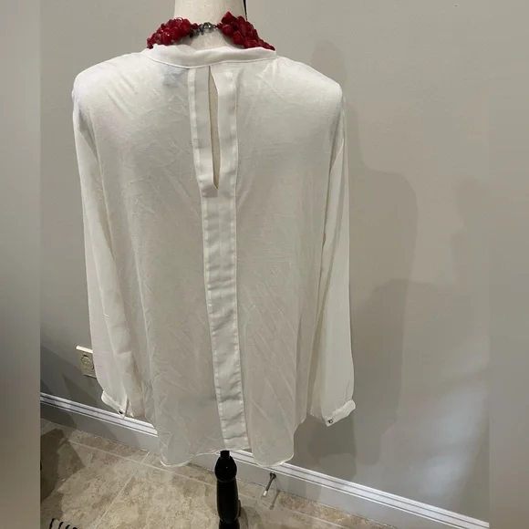 Ann Taylor Cream Blouse-Size XL - Picture 7 of 12